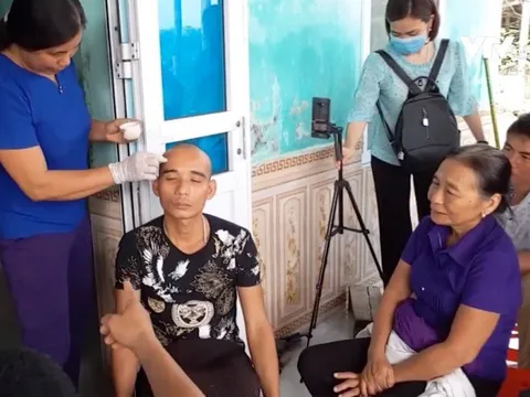 Bác sĩ nói gì về phương pháp 'bắt sâu chữa viêm xoang' đang gây sốt tại Phú Thọ
