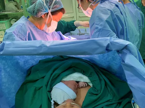 Bệnh viện Từ Dũ: Sản phụ được nghe nhạc trong khi mổ