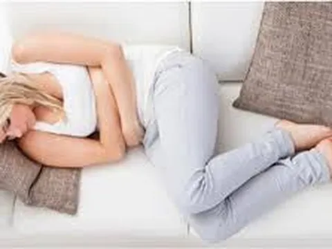Có lá ngải cứu, chứng rong kinh sau 1 tháng chắc chắn không còn 'bén mảng'
