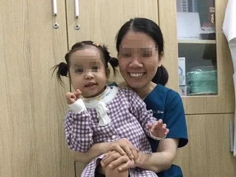 Xúc động tâm thư cảm ơn bác sĩ của người mẹ sau khi con gái thoát cảnh 'đeo' khối u bên góc hàm