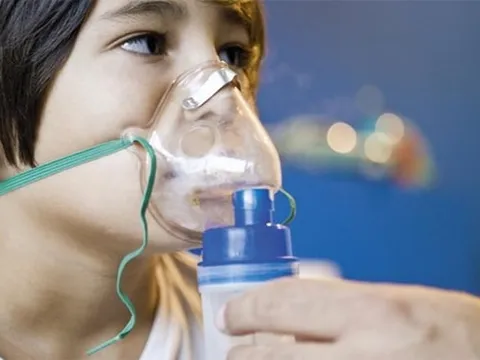 Mua bình oxy về thở để 'xua tan' bụi mịn hay nguy cơ ngộ độc, cháy nổ?