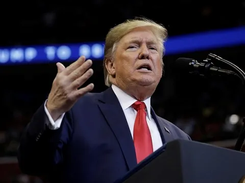 Tổng thống Trump ký luật về Hong Kong, bất chấp Bắc Kinh phản đối