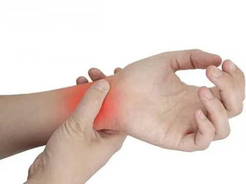 Mẹo chữa viêm khớp cổ tay tại nhà bằng nguyên liệu tự nhiên