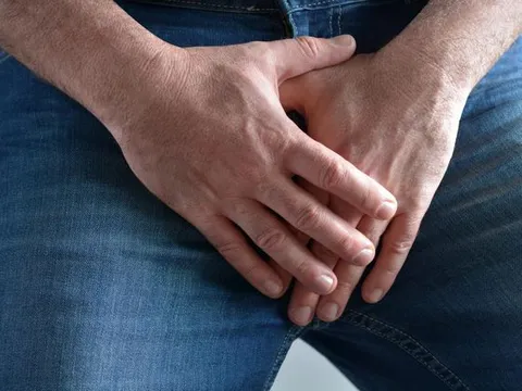 'Cậu nhỏ' hoại tử vì biến chứng bệnh suy thận mạn tính