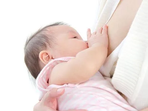 Lợi sữa sau sinh - giải pháp đông y an toàn hiệu quả