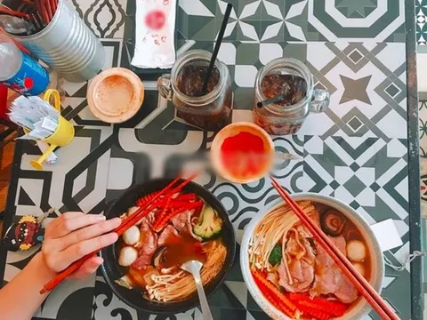 Cảnh báo những thói quen trước khi đi ngủ khiến mọi nỗ lực giảm cân đều 'phản chủ'