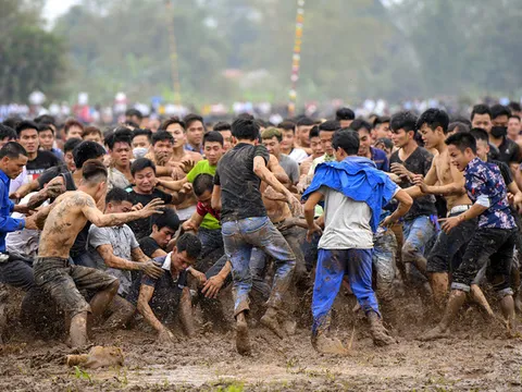 PGS.TS Nguyễn Huy Nga: Nếu không dừng lễ hội là quá chủ quan