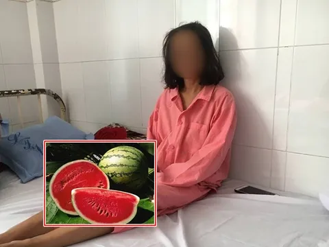 Nhập viện cấp cứu vì... ăn cố miếng dưa hấu ngày Tết