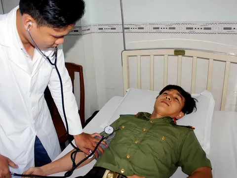 Sở hữu nhóm máu cực hiếm, Đại úy trẻ hiến máu 40 lần cứu sống hàng trăm người