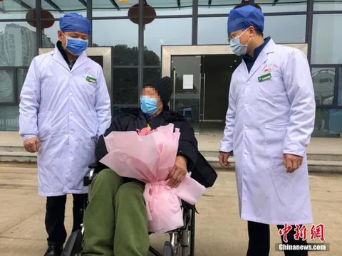 Cụ ông 91 tuổi bị bệnh tim hồi phục sau nhiễm virus corona nhờ 2 bí quyết đơn giản