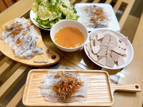 Mẹ đảm 8X tiết lộ bí quyết làm bánh cuốn từ bánh đa nem khiến chị em rần rần chia sẻ