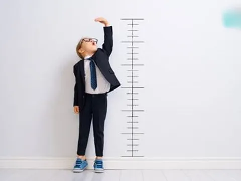 Bé trai 4 tuổi có chỉ số chiều cao, cân nặng thế nào là chuẩn nhất?