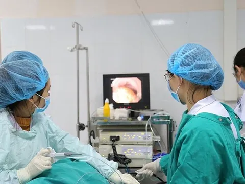 Đau bụng cấp cứu vì thịt đông, măng khô từ Tết... còn nguyên trong dạ dày