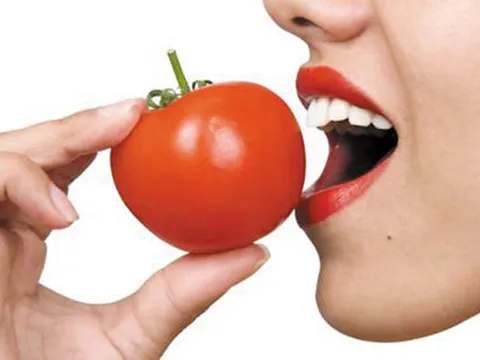 Bà bầu ăn cà chua đúng cách để mẹ đẹp con khỏe