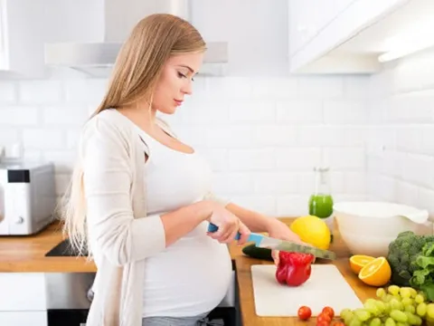 Viêm đại tràng ở phụ nữ mang thai: Dấu hiệu nhận biết và cách xử lý