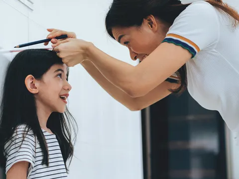 'Đọc vị' sức khỏe bé gái 8 tuổi thông qua chỉ số chiều cao cân nặng