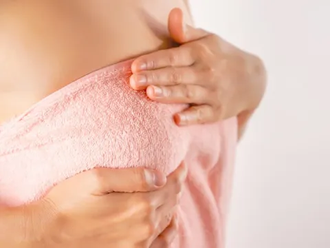 Mách mẹ mẹo hay chữa căng tắc tia sữa tại nhà