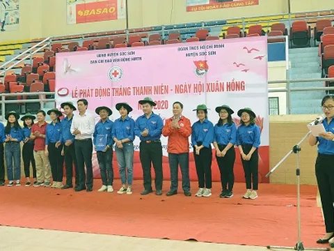 Nhiều thanh niên đổ về Sóc Sơn hiến máu Ngày hội Xuân Hồng