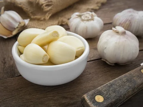 Bà bầu ăn tỏi chữa cảm cúm theo cách này vừa hiệu quả còn nhận thêm vô số tác dụng bất ngờ