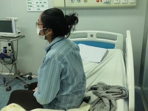 Bệnh nhân mắc COVID-19 ở Việt Nam chủ yếu là người trẻ, chuyên gia nói gì?