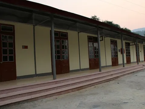 Sơn La: Nói là kêu gọi tài trợ xây trường nhưng lại bổ đầu thu tiền học sinh