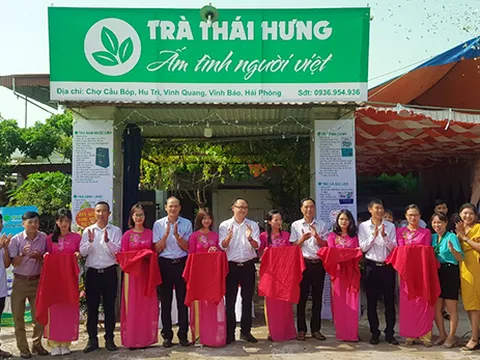 Doanh nghiệp tặng máy tính cho mái ấm của Dì Nụ và 18 trẻ mồ côi 