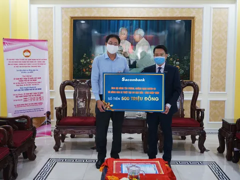 Sacombank tiếp tục đóng góp 500 triệu đồng chống Covid-19 và ngập mặn  