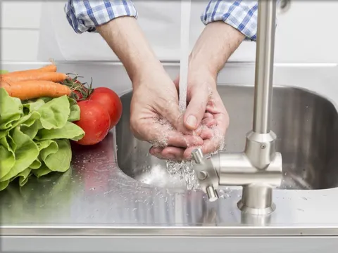 Nấu ăn mùa dịch COVID-19 mà mắc phải những lỗi này chẳng khác nào rước bệnh vào người