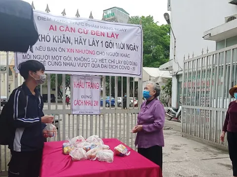 Ấm lòng những hoàn cảnh khốn khó trong dịch COVID-19 được người dân cưu mang 