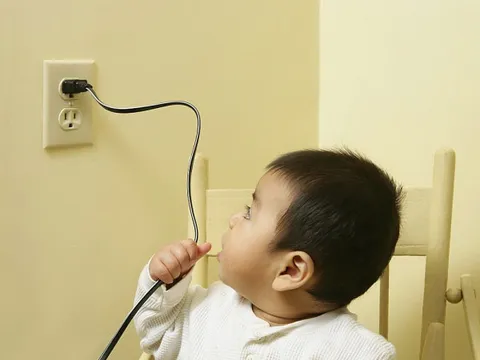 Những tai nạn thương tích thường gặp khi trẻ ở nhà, phụ huynh nào cũng cần nắm rõ