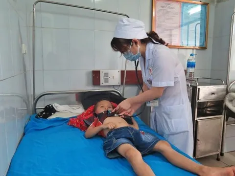 4 trẻ ngộ độc nhập viện vì học theo video làm thịt cóc ăn trên mạng