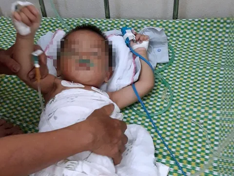 Ám ảnh bé trai 19 tháng tuổi sốc nhiệt hôn mê vì bị bỏ quên trên xe ô tô suốt 3 tiếng dưới trời nắng