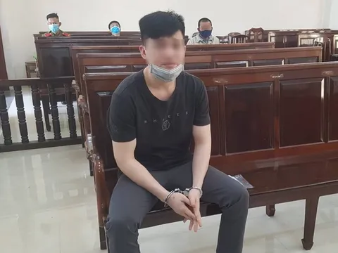 Điên cuồng vì yêu, gã trai lôi bạn gái vào khách sạn hiếp dâm, quay clip