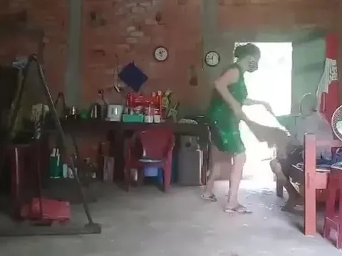 Phẫn nộ lời khai của ả con gái bạo hành cụ bà 88 tuổi: Đánh đập vì tức mẹ không để lại tài sản