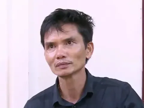 Clip lời khai của kẻ bạo hành con gái 6 tuổi: `Tôi không phải quỷ dữ, bình thường vẫn chiều con`