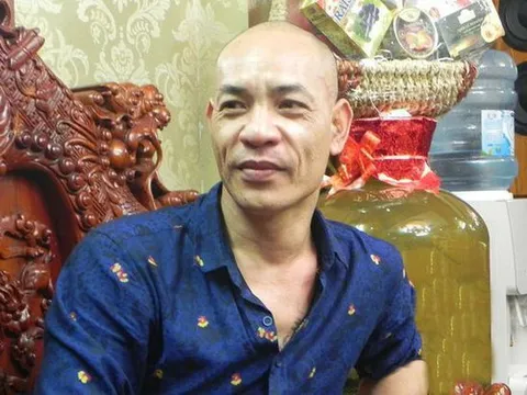 Công an Hòa Bình tiết lộ nguyên nhân bắt Dũng “trọc” – bố nuôi Khá Bảnh