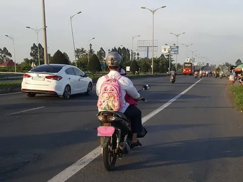 'Xỉu ngang' với tình yêu của cha dành cho con gái rượu: Sợ con đau lưng nên 'đeo giùm' luôn balo!