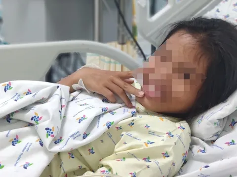 Dốc 700.000 đồng tiền tiêu vặt để mua thuốc ngủ tự tử vì nghĩ cha mẹ không thương mình