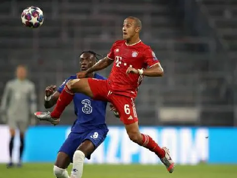 Thiago Alcantara là lý do HLV Klopp không tống khứ Adrian
