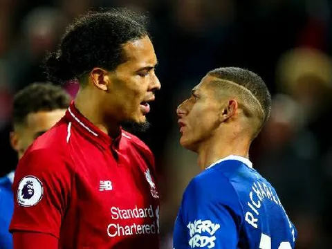 Các huyền thoại của Liverpool và Everton tiết lộ ký ức "khủng khiếp" về trận Derby Merseyside