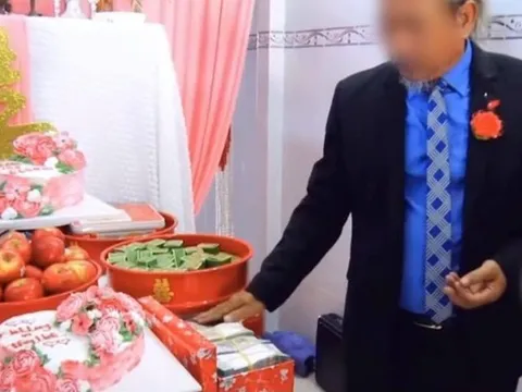 Nhà gái thách cưới xa xỉ vì nghĩ con rể nghèo, ai ngờ nhà trai mang sính lễ 2 tỷ làm nhà gái bẽ mặt