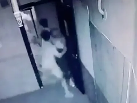 Clip buổi đầu hẹn hò đã dẫn bạn gái đi nhà ma khiến dân mạng cười té ngửa, dự luôn cái kết chia tay