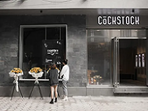 Khẳng định cá tính với những lỗ xỏ cùng Cockstock