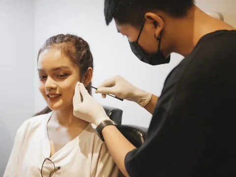 Xỏ khuyên tai và những điều bổ ích bạn nên biết
