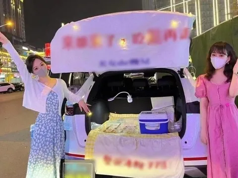 Người trẻ Trung Quốc bỏ văn phòng đi bán hàng rong