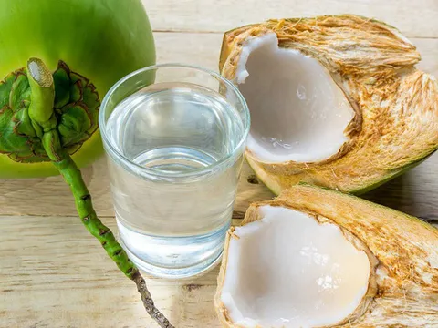 Phụ nữ có thai nên ăn gì và hạn chế thức ăn nào?