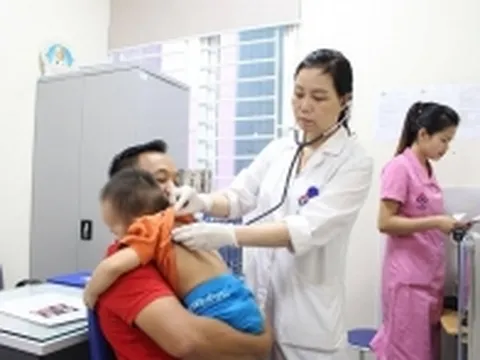 Bác sĩ mách thực đơn cho trẻ nhỏ sau khi cắt amidan