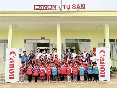 Bàn giao công trình sửa chữa lớp học cho một số điểm trường tại Lai Châu