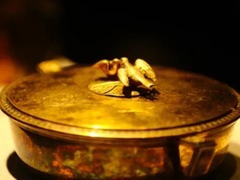 Báu vật 'thức giấc': Kho báu triều Nguyễn được cất giấu nhiều thập kỷ ở Đà Lạt