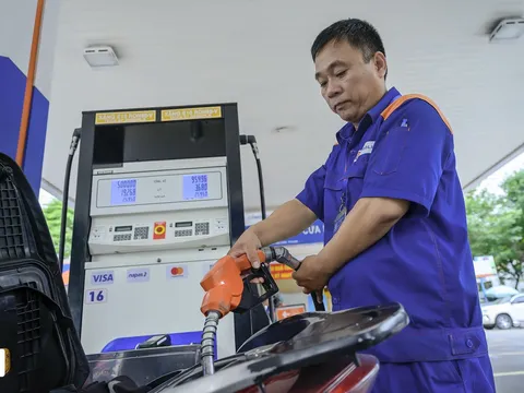 Thêm nhiều hãng xe lên tiếng về xăng E10